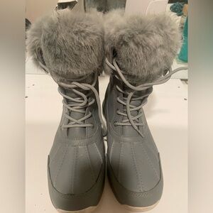 UGG ADIRONDACK BOOT III FLUFF Womens Boots (size 12)